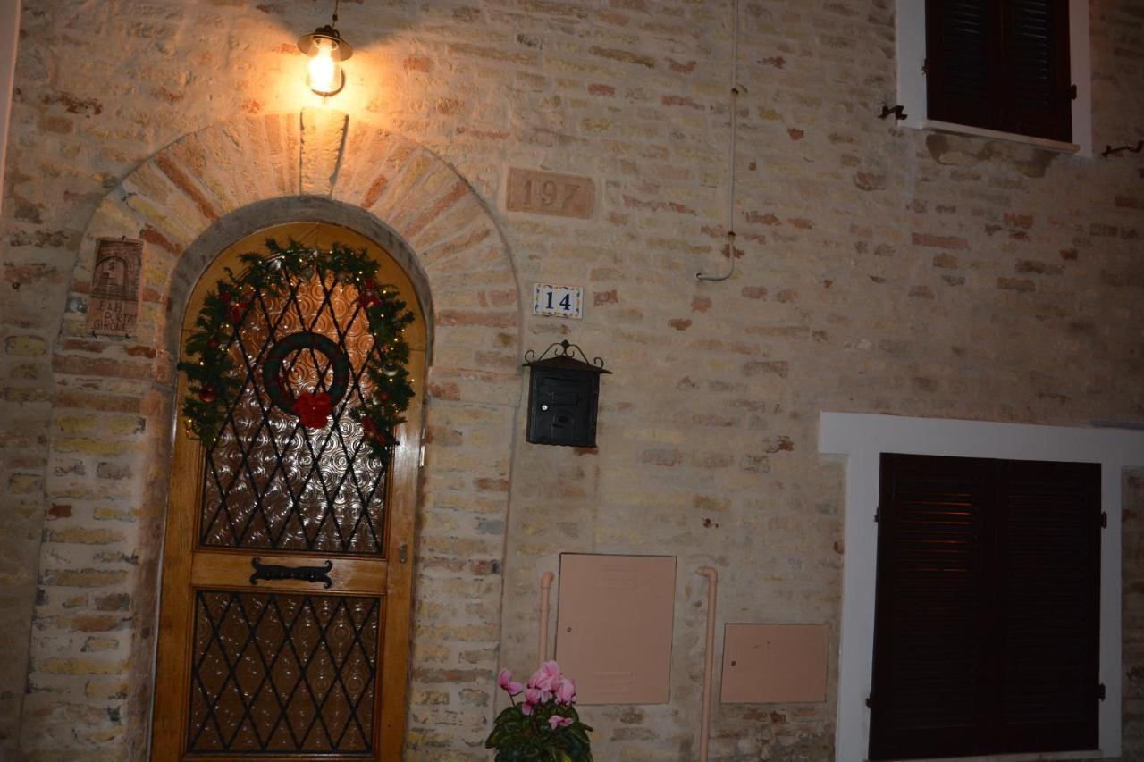 B&B Porta Girone Чивитанова-Альта Экстерьер фото