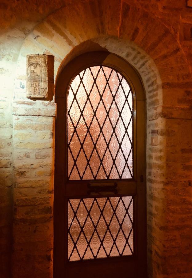 B&B Porta Girone Чивитанова-Альта Экстерьер фото